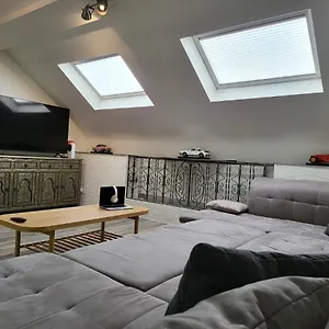Duplex Elegant Situe A 1min De La Gare Du Nord Appartement